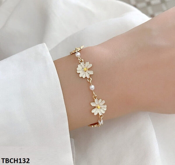 Pearl Flower Hand Bracelet