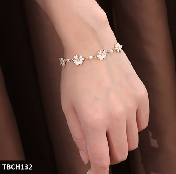 Pearl Flower Hand Bracelet